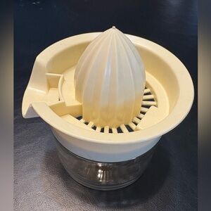 Gemco vintage Cream and Clear Glass Citrus Juicer